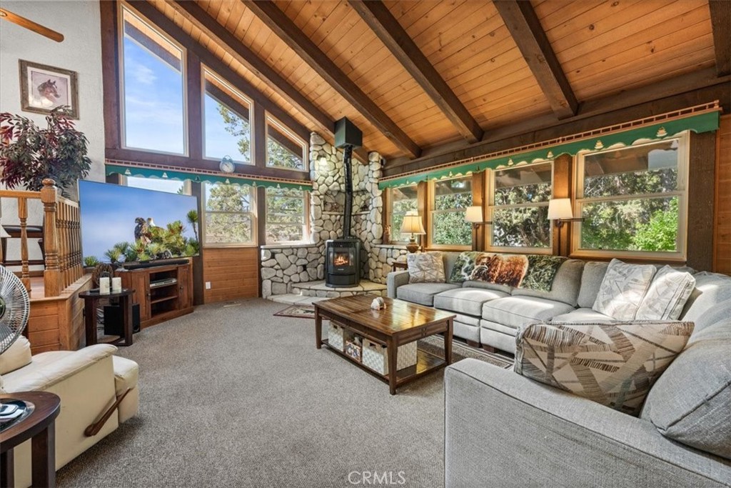 1042 Pine Mountain Drive