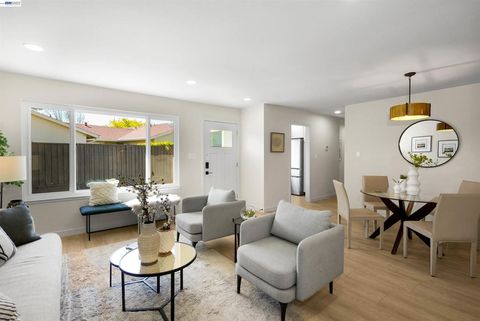 Photo of 31265 Lily St St, Union City, CA 94587 (MLS # 41131968)