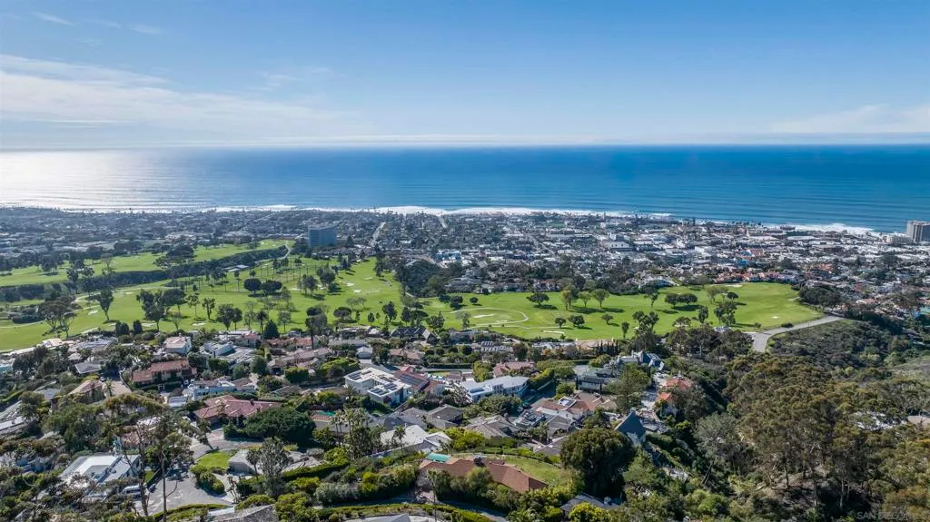 La Jolla, California 92037, United States, 6 Bedrooms Bedrooms, ,9 BathroomsBathrooms,Residential,Active,198721