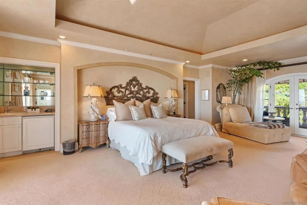 La Jolla, California 92037, United States, 6 Bedrooms Bedrooms, ,9 BathroomsBathrooms,Residential,Active,198721