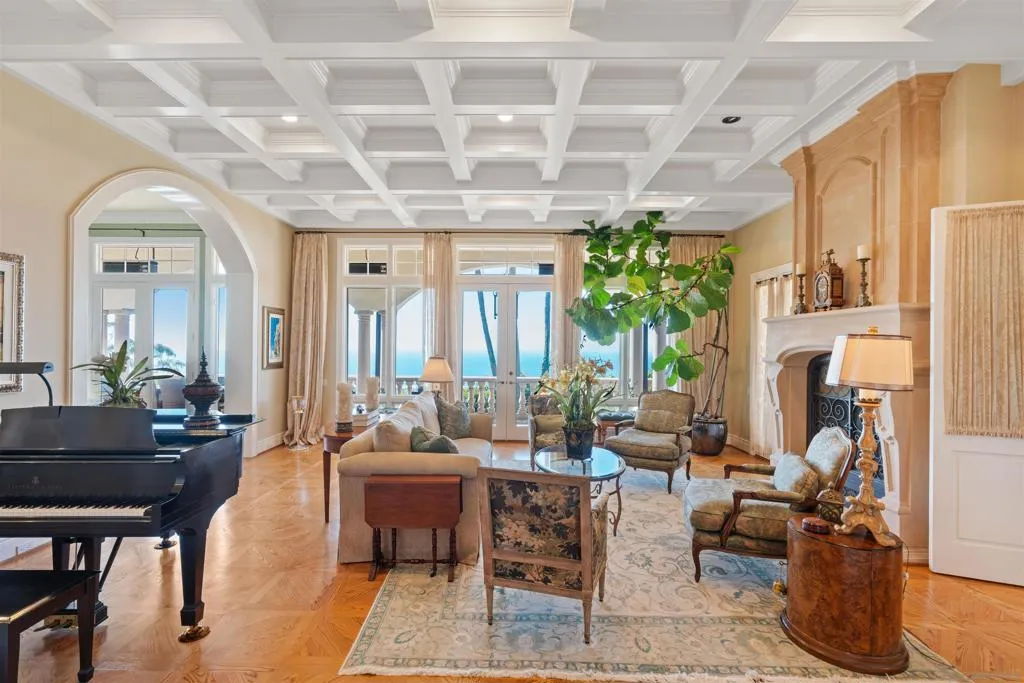 La Jolla, California 92037, United States, 6 Bedrooms Bedrooms, ,9 BathroomsBathrooms,Residential,Active,198721