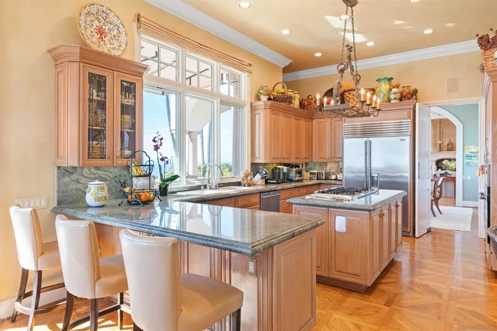 La Jolla, California 92037, United States, 6 Bedrooms Bedrooms, ,9 BathroomsBathrooms,Residential,Active,198721