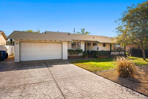 Photo of 62 E Palomar Dr. Dr, Chula Vista, CA 91911 (MLS # 250045447SD)