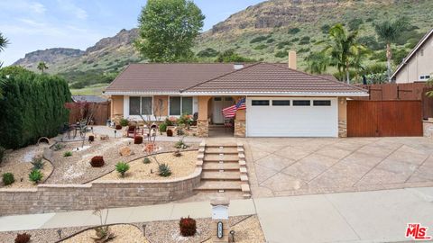 Photo of 3173 Big Sky Drive, Thousand Oaks, CA 91360 (MLS # 26657195)