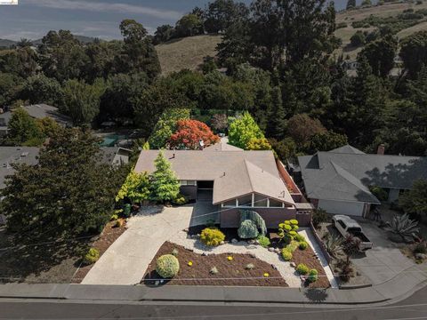 Photo of 7 Jo-Lin Court CT, El Sobrante, CA 94803 (MLS # 41140751)