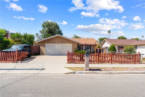 Photo of 352 N Brinton Street, San Jacinto, CA 92583 (MLS # CV26204200)