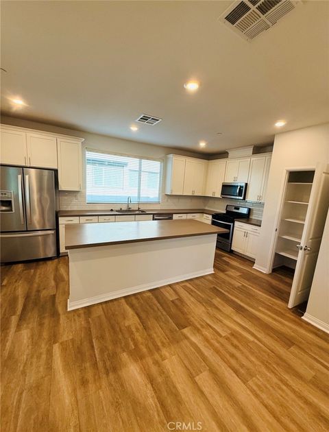 Photo of 8360 N.Canby Place, Northridge, CA 91325 (MLS # SR26078368)