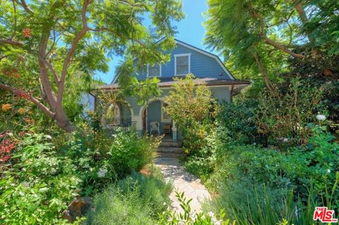 Photo of 3008 3rd Street #B, Santa Monica, CA 90405 (MLS # 25594351)