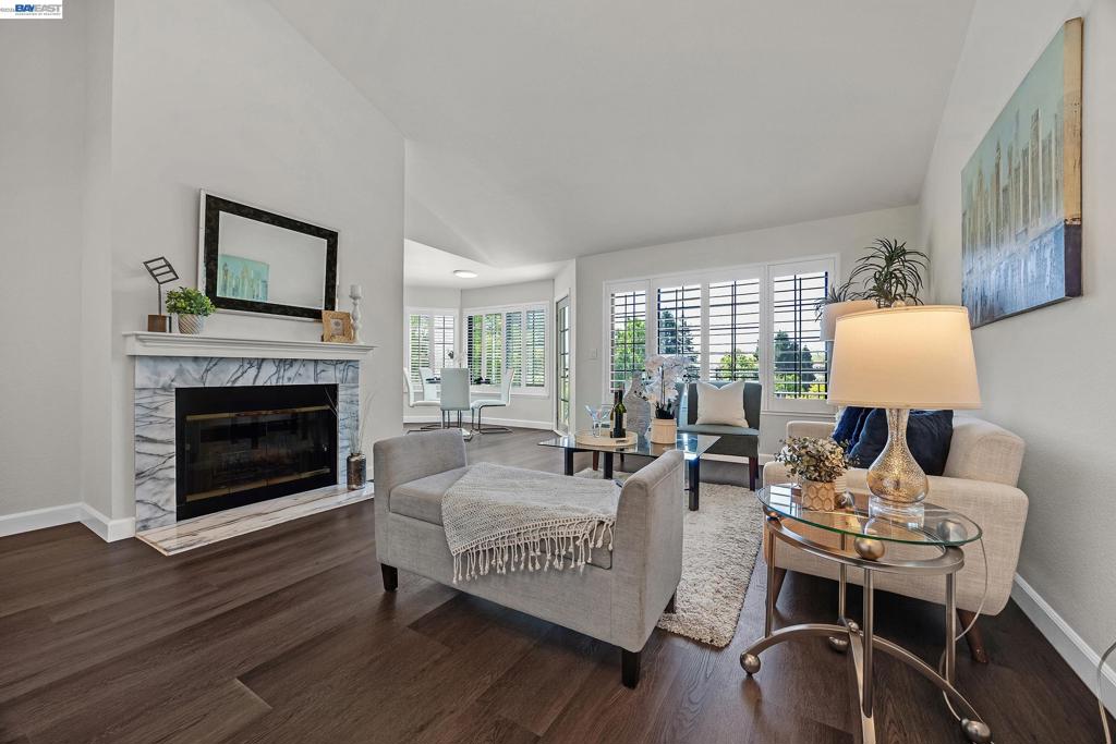 5012 Lakeview Dr 200