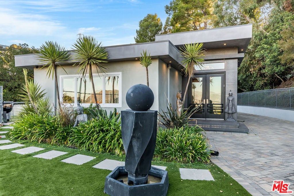 3430 Wrightwood Drive, Studio City CA 91604