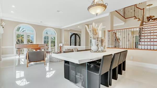 5107 Eastbourne Drive