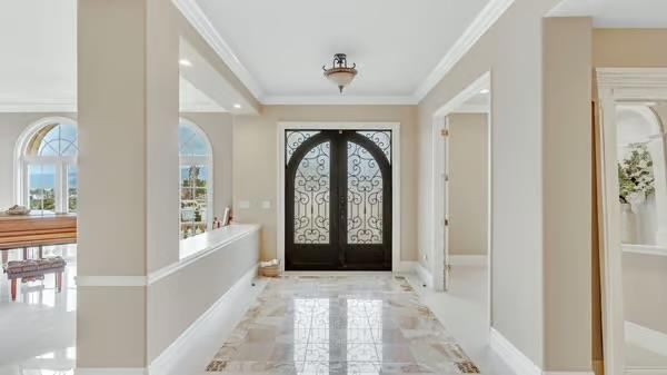 5107 Eastbourne Drive