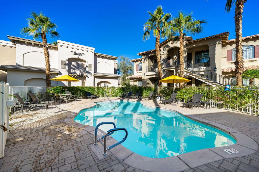 Casitas Las Rosas - Residential