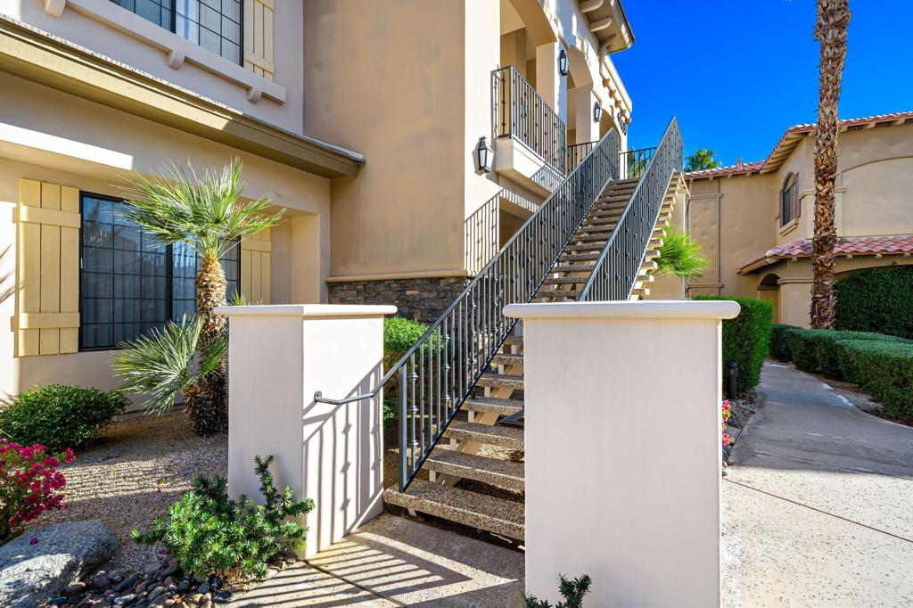 50630 Santa Rosa Plaza 8