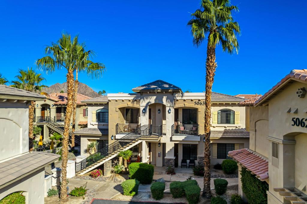 Casitas Las Rosas - Residential