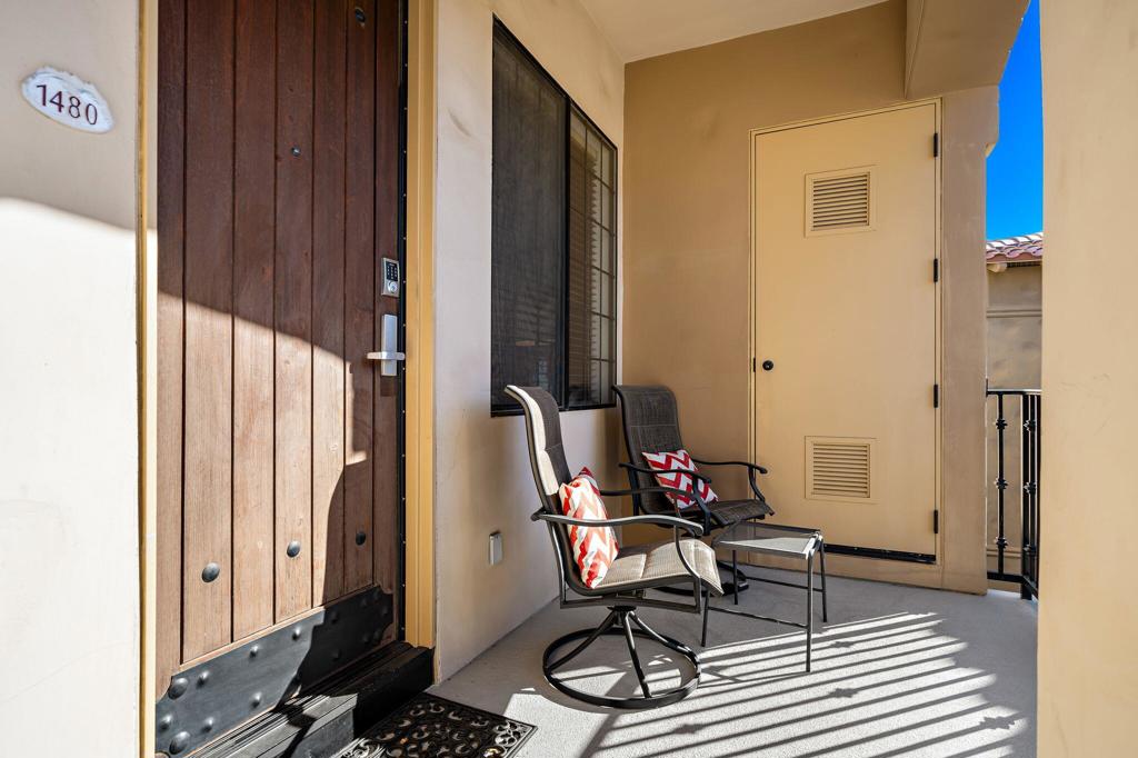 50630 Santa Rosa Plaza 8