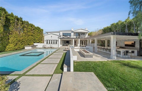 Photo of 17528 Jayden Lane, Encino, CA 91316 (MLS # SR26202195)