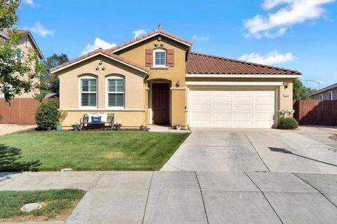 Photo of 1596 Manzanita Way, Los Banos, CA 93635 (MLS # ML82050611)