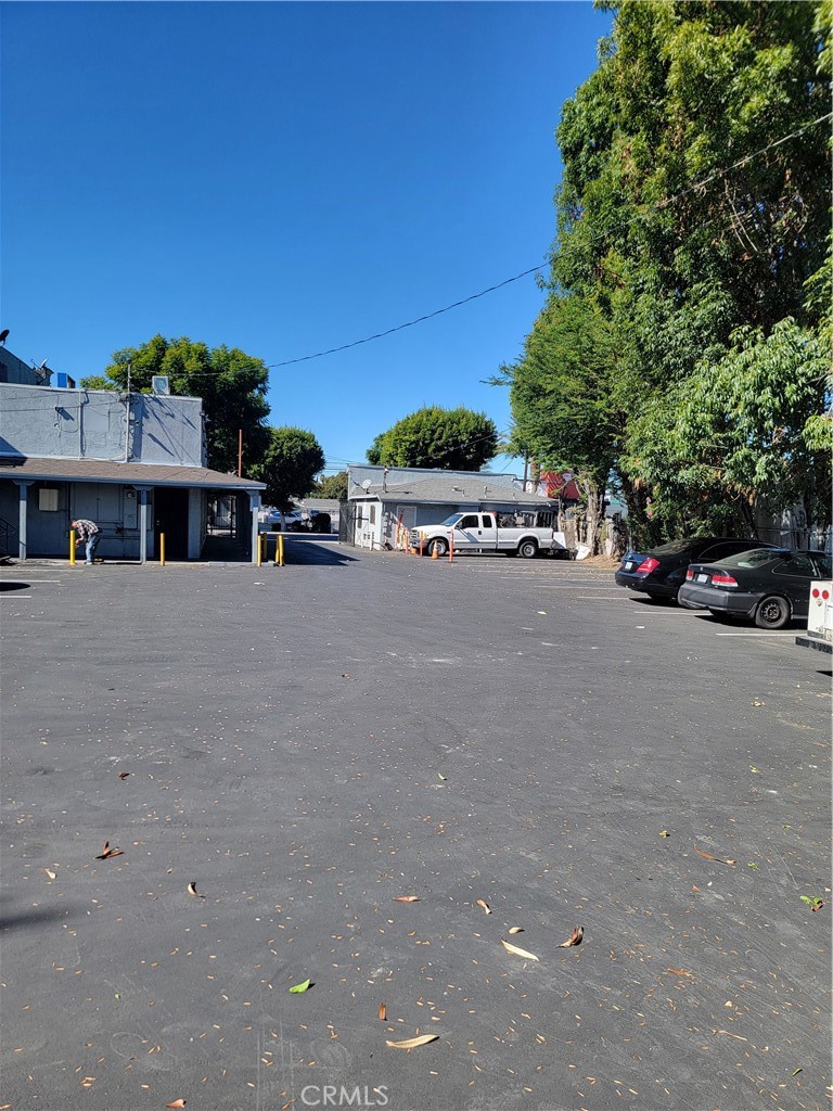 Properties 1 1702 N Long Beach