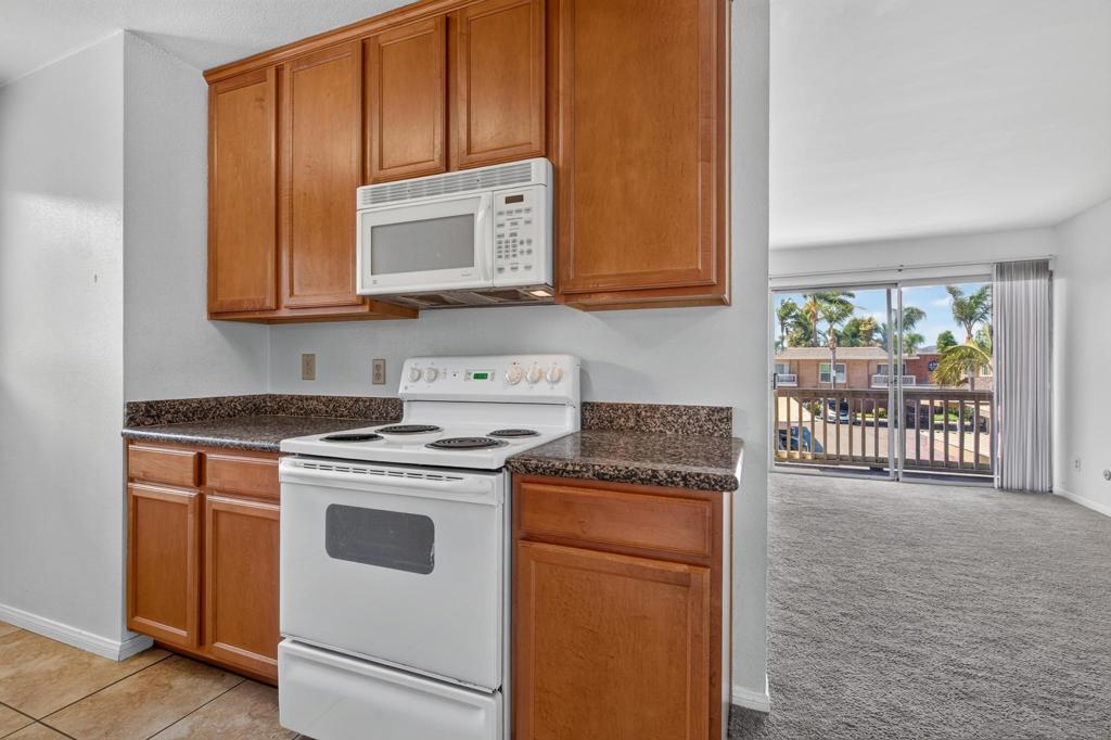 559 E Madison 110