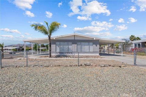Photo of 44732 Cornish Ave, Hemet, CA 92544 (MLS # SW26072621)
