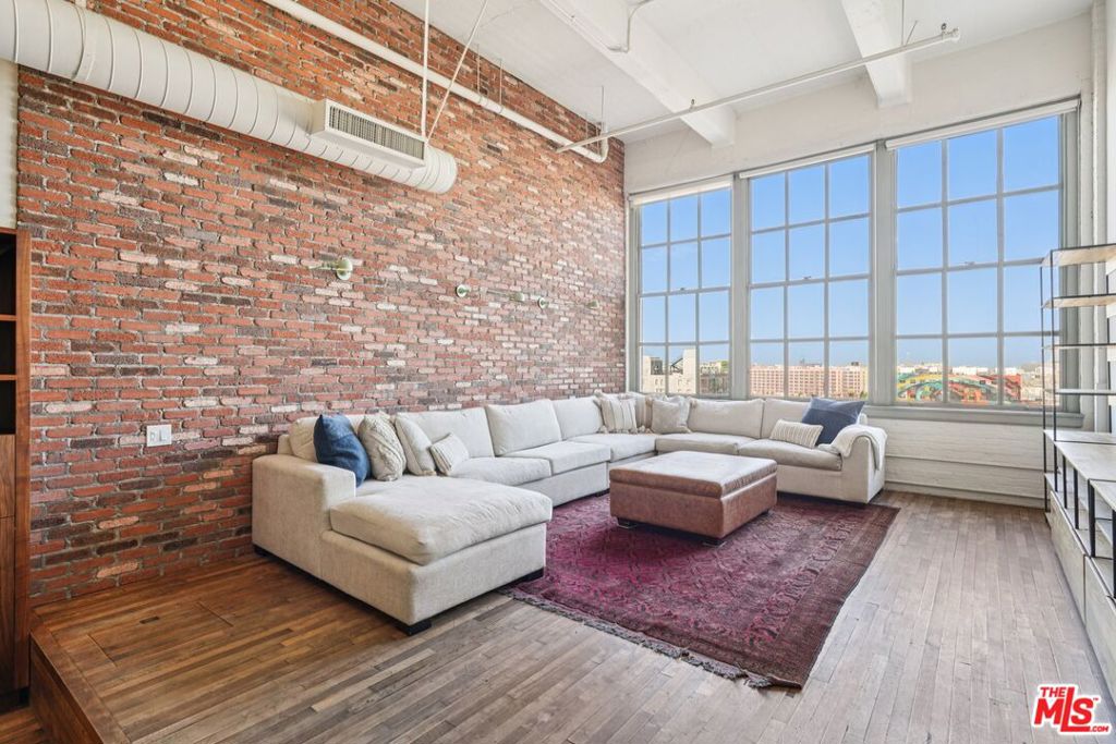 1850 Industrial Street 714