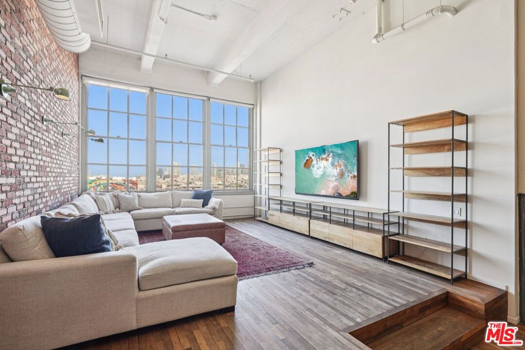 1850 Industrial Street 714