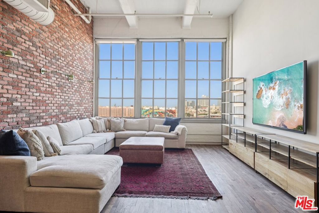 1850 Industrial Street 714