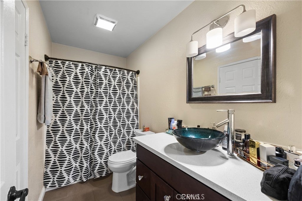9382 Shadowood Drive