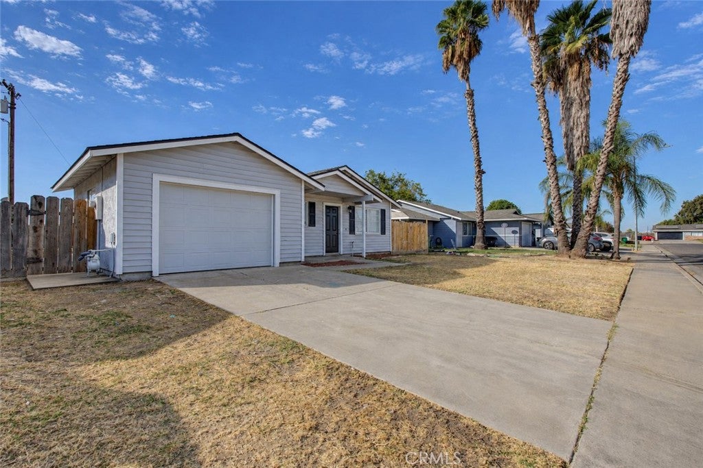 2425 Apache Street