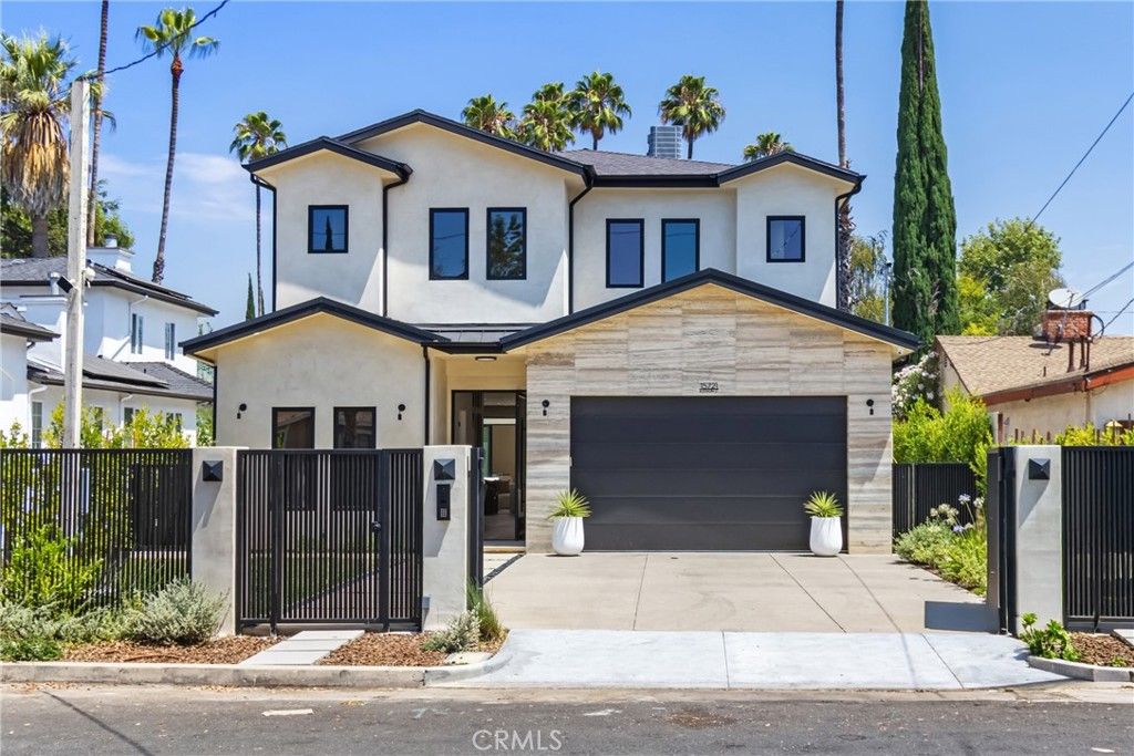 Photo of 15721 Addison ST, Encino, CA 91436 (MLS # SR26141214)