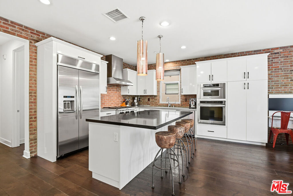 5821 N Lantern Court