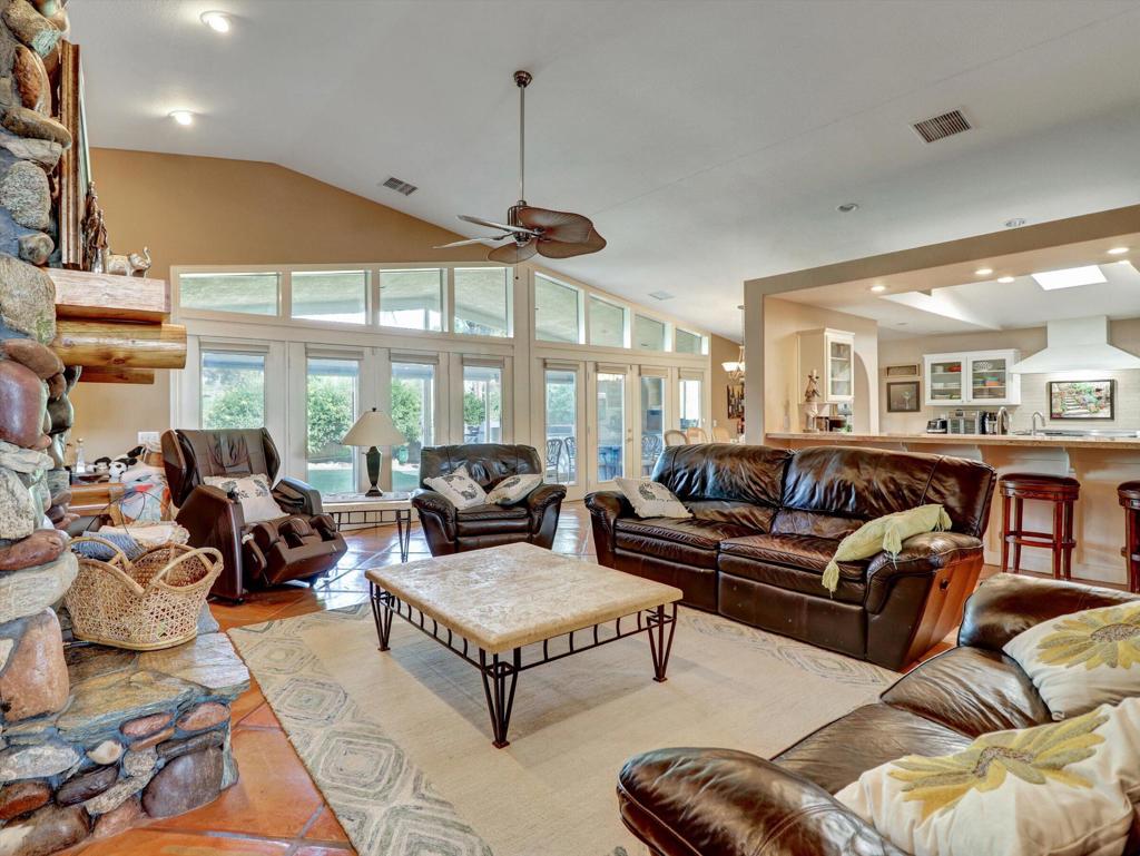 8541 Clubhouse