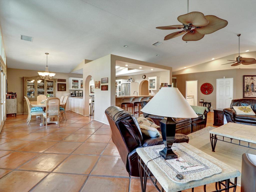 8541 Clubhouse