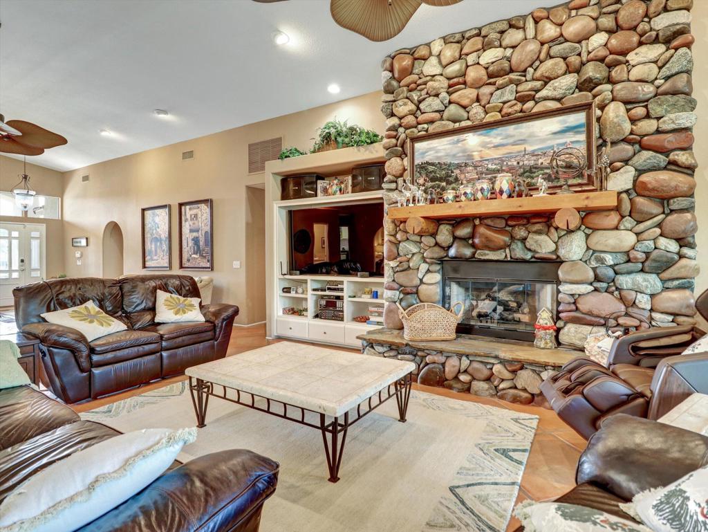 8541 Clubhouse