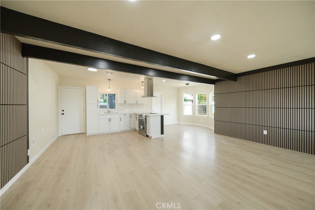 145 E 20th