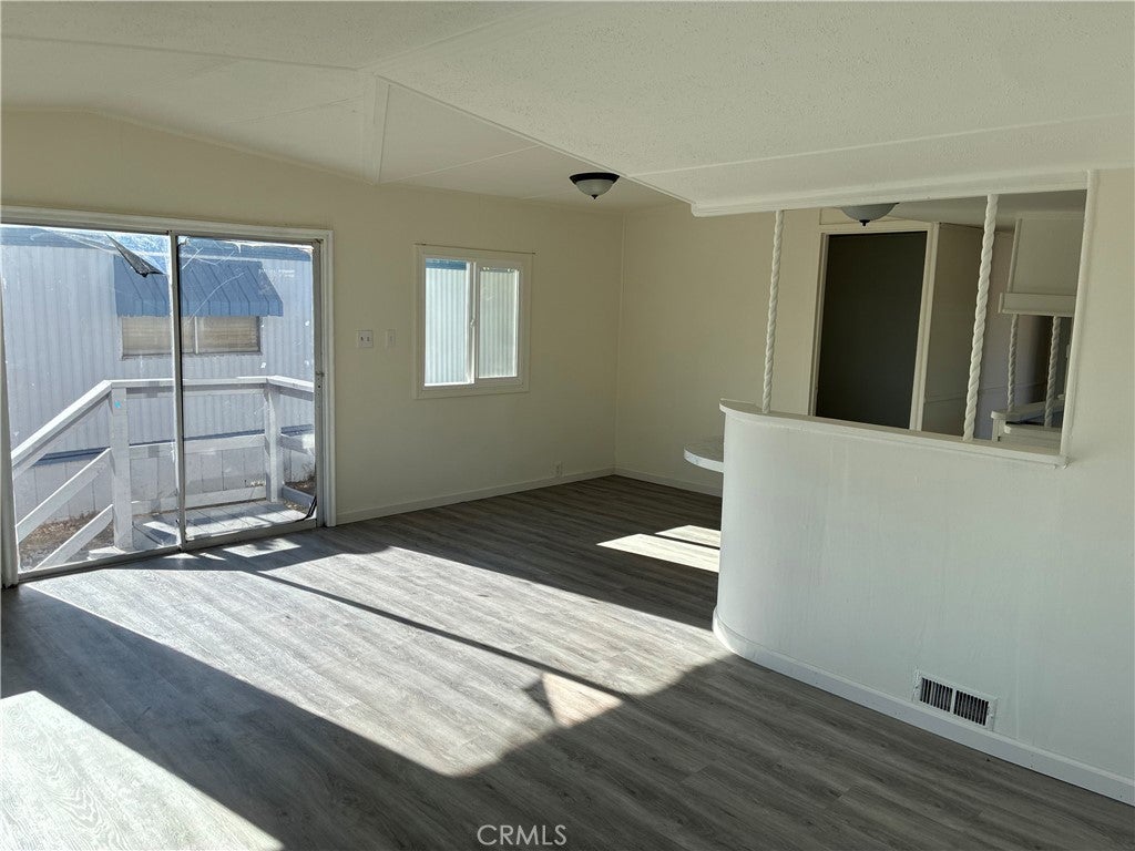 3440 Fulton Ave 75