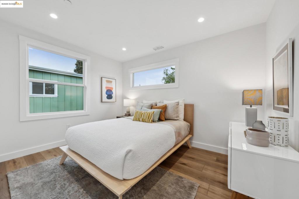 BERKELEY BORDER - Residential Income