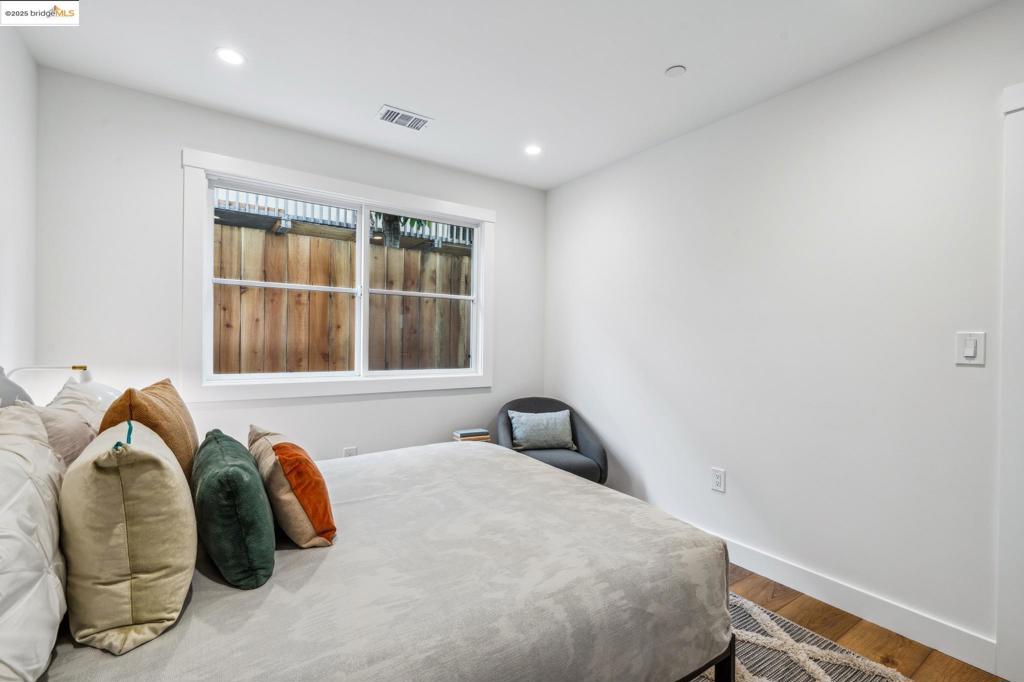 BERKELEY BORDER - Residential Income