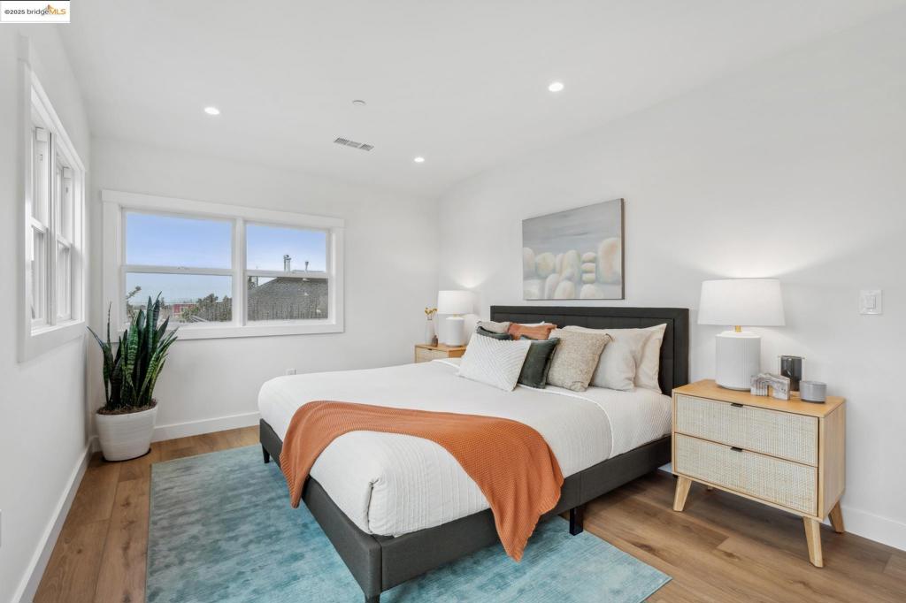 BERKELEY BORDER - Residential Income
