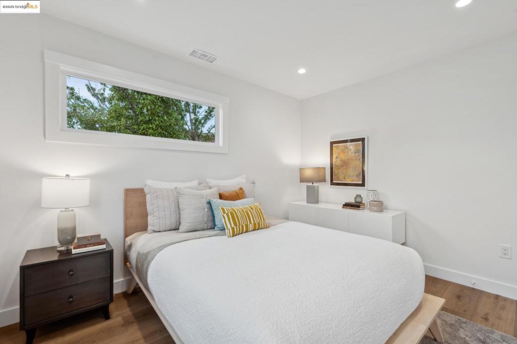BERKELEY BORDER - Residential Income