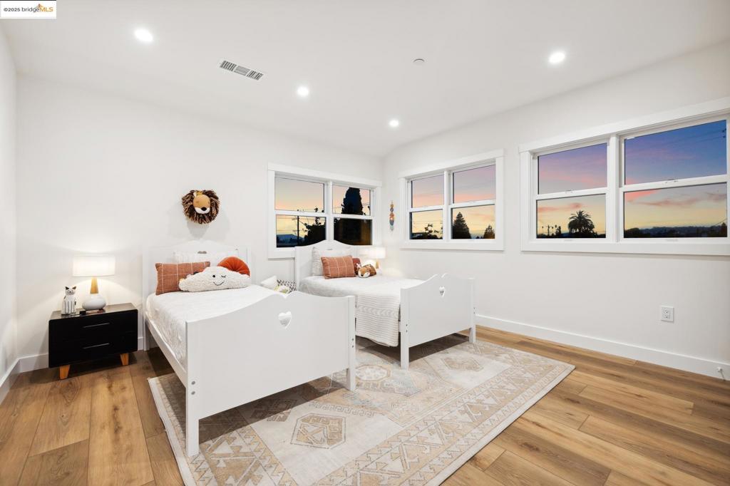BERKELEY BORDER - Residential Income