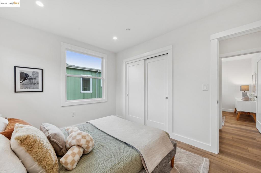 BERKELEY BORDER - Residential Income
