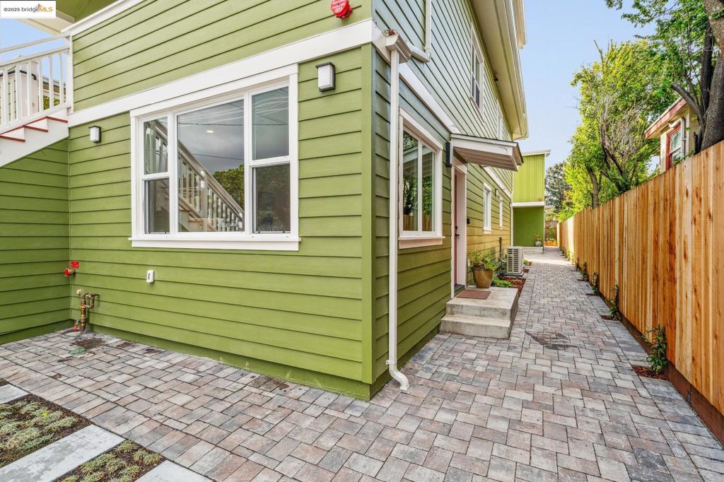 BERKELEY BORDER - Residential Income