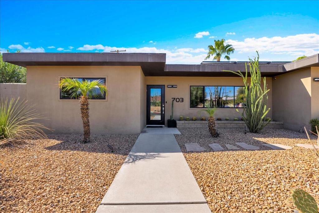 703 N Calle Rolph