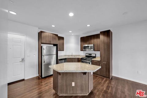 Photo of 1408 W WASHINGTON Boulevard #204, Los Angeles, CA 90007 (MLS # 26968391)