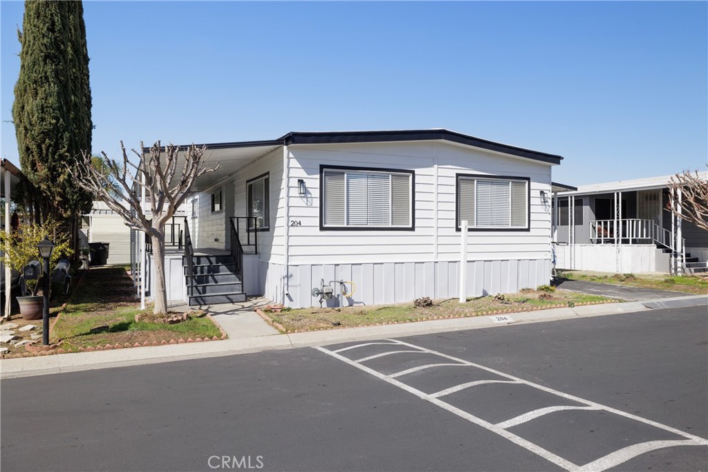 3700 Buchanan 204
