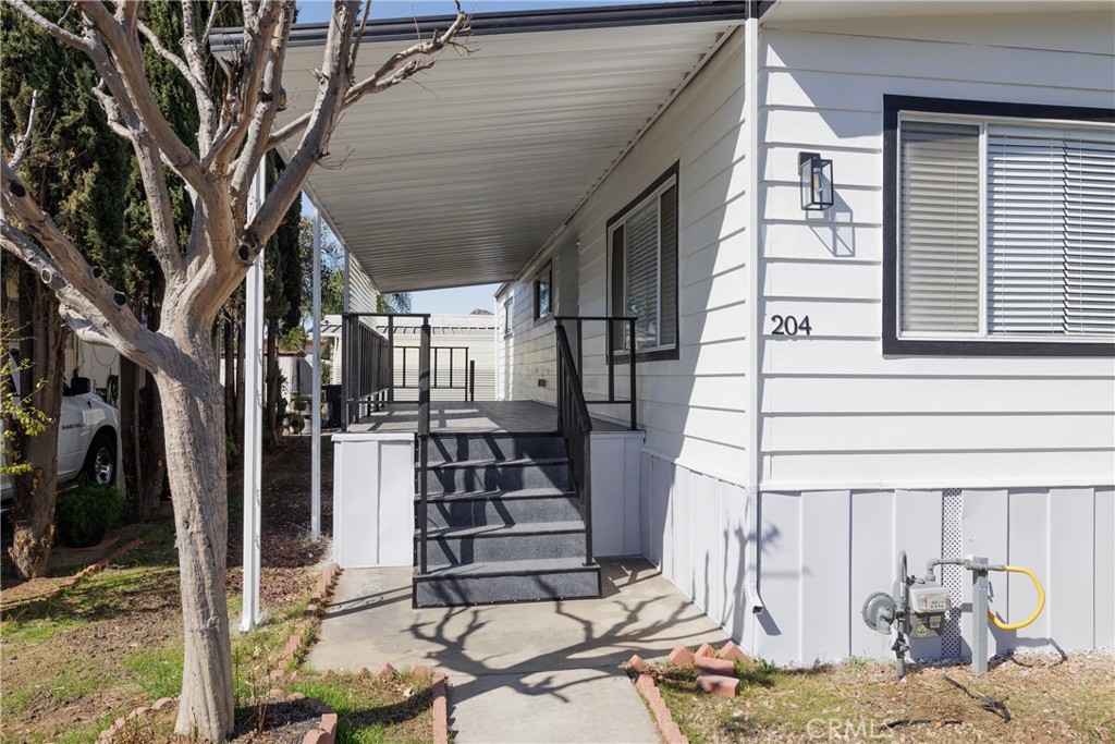 3700 Buchanan 204