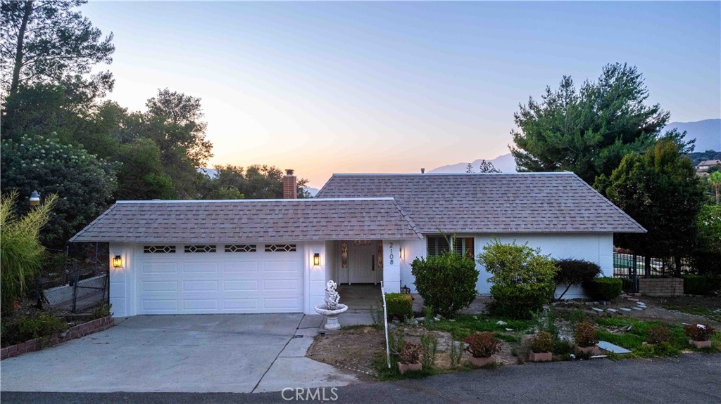 2108 El Arbolita Drive