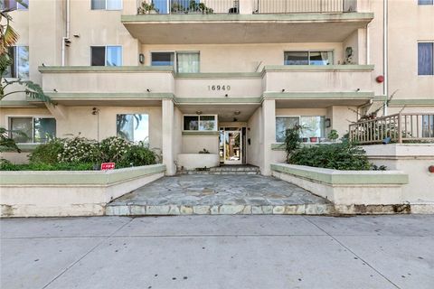 Photo of 16940 Chatsworth #208, Granada Hills, CA 91344 (MLS # SR26041135)